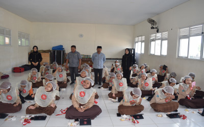 Viva Cosmetic Goes to School di MAN 2 Ngawi, Siswi dan Guru Antusias Ikuti Kegiatan
